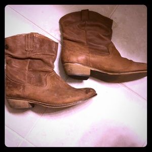 Steve Madden Brown booties